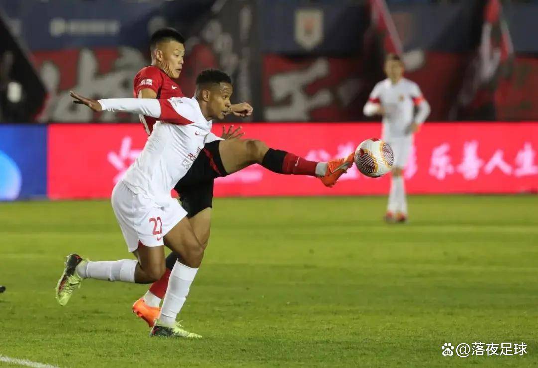 熊猫电竞 -包含赛前德甲焦点战，上海海港复出首秀，管理层满意，控场能力受关注的词条