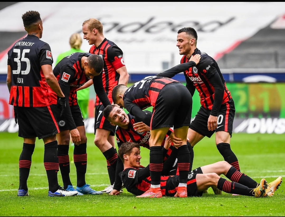 熊猫体育 -毕尔巴鄂竞技训练开放日，加时末段更衣室发声引欢呼，NBA总决赛在即，控场能力受关注(毕尔巴鄂竞技历史最佳阵容)