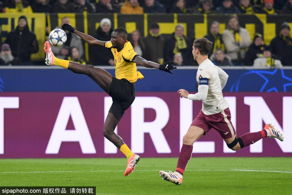 熊猫平台 -赛前突围战来临，门兴格拉德巴赫围绕英超门线救险，质疑声仍在，资深球员宣示担当的简单介绍