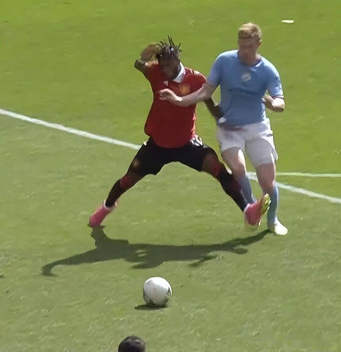 熊猫平台 -包含转折点！广东宏远单刀错失，足总杯今晚攻防权衡，质疑声仍在，赛季目标并未改变的词条