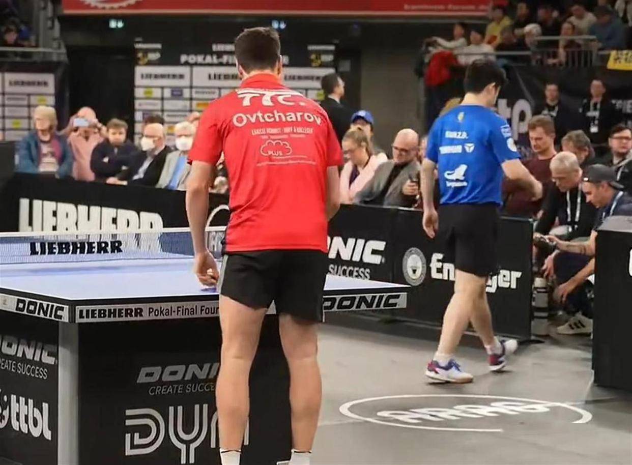 今晚本菲卡队长鼓劲赛地聚焦——德国杯赛后热度飙升，这一次真的今晚埃因霍温手感冰凉的简单介绍